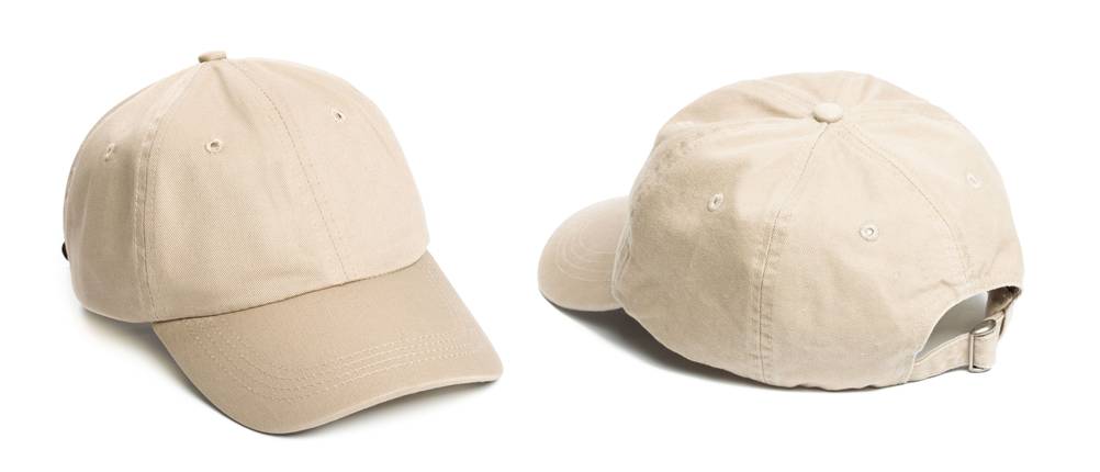 Baseball-Cap-Test: zwei Caps, einmal von vorne und einmal von hinten fotografiert
