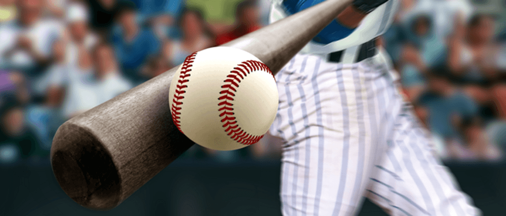 Baseballschläger im Test: Ein Baseballschläger in Nahaufnahme wie er auf einen Baseball trifft