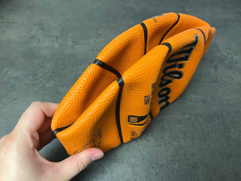 In der Regel wird ein Basketball wie fast jeder Ball leer geliefert.
