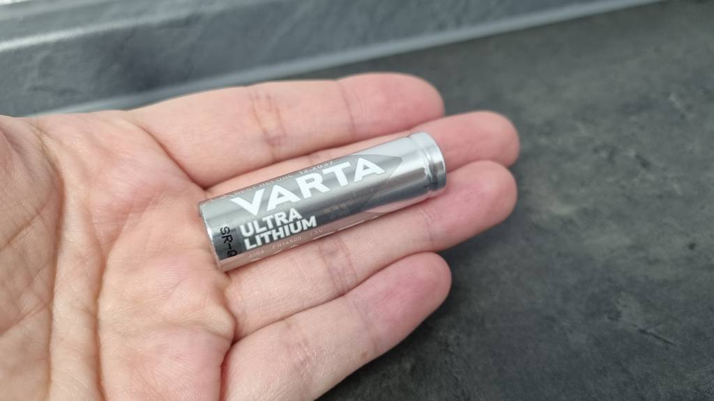 Wenn Sie leere Batterien nachhaltig entsorgen wollen, müsse diese in eine Sammelbox für Altbatterien.