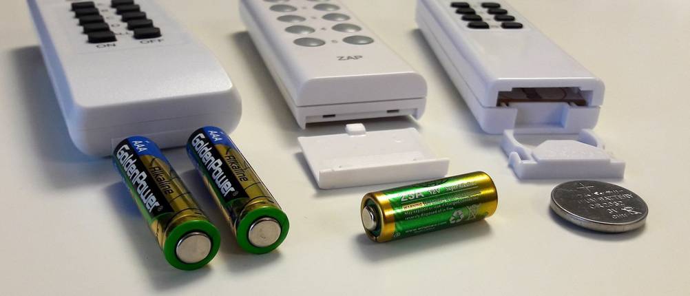 drei verschiedene Batterie-Typen für Fernbedienungen von Funksteckdosen