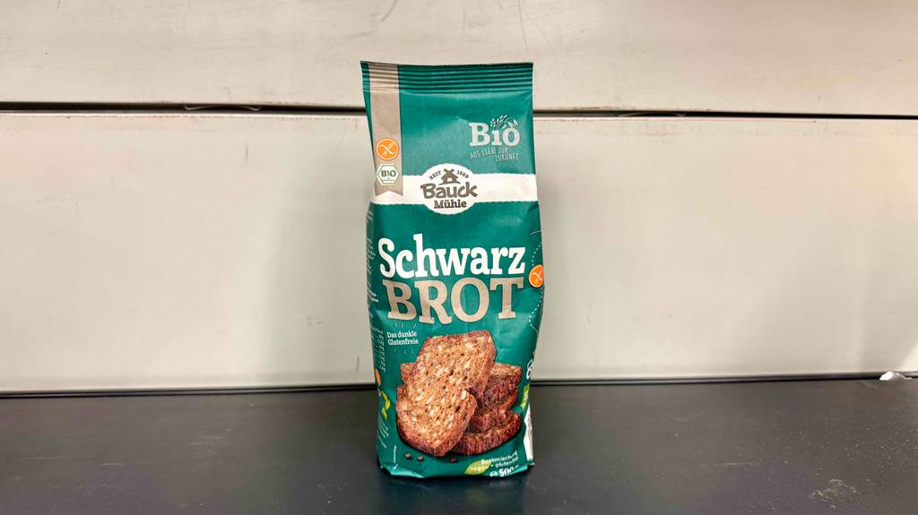 Bio-Brotbackmischung im Test: Auf der Packung stehen viele Hinweise auf BIO.