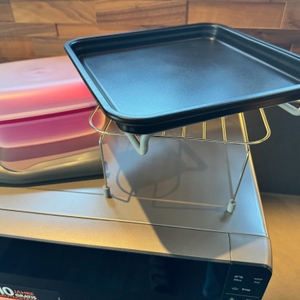 Zubehör bei der Bauknecht ExtraSpace Crisp MW 427 SL