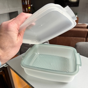 Zubehör-Dose bei der Bauknecht MW 254 SM