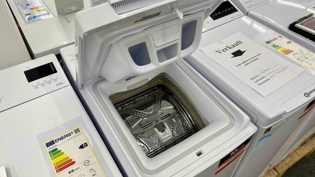Getestete Waschmaschine WMT ECO STAR 6524 von Bauknecht kann von oben beladen werden.