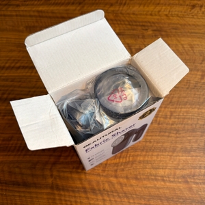 Der geöffnete Karton des Beautural ISJKL9889748 von oben