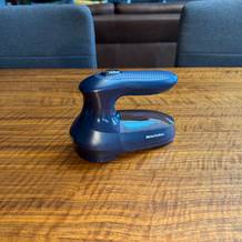 Der Beautural ISJKL9889748 steht auf einem Tisch