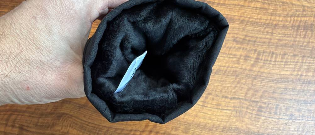 Ein beheizbarer Aroma-Season-Handschuh von innen