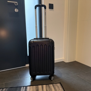 Der Beibye 2045 steht auf einem gefliesten Boden