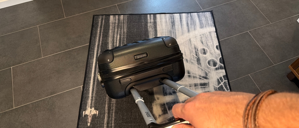 Eine Hand zieht den Beibye 2045