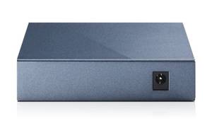 Spartanisch: Die Rückseite eines unmanaged 5 Port Switches weist für gewöhnlich nur einen DC-Stromanschluss auf.