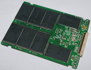 SSD-Speicher ist sehr robust und empfiehlt sich für WLAN-Festplatten im Außeneinsatz.