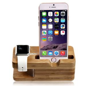 Ein Ladegrät für zwei Geräte: Watch und iPhone von Apple.
