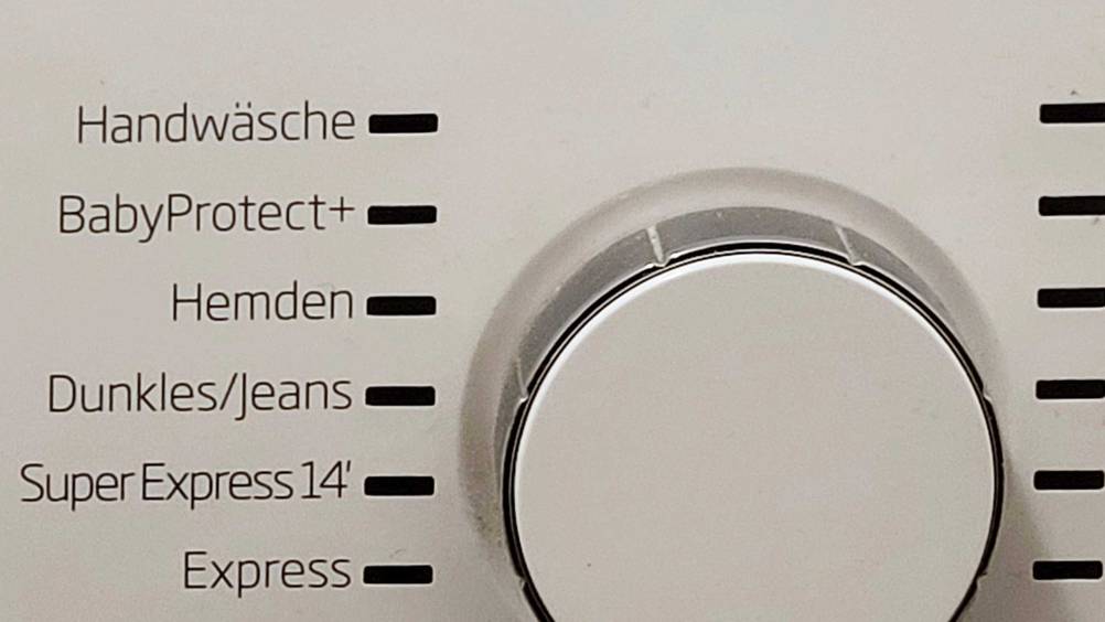 Nahaufnahme des Bedienelements zur Programmauswahl einer getesteten Beko Waschmaschine.