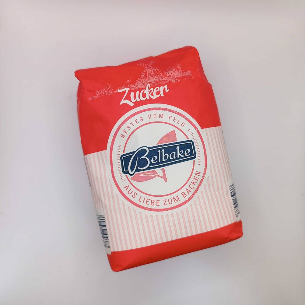 Getestet: Eine Packung Zucker liegt auf einer hellen Oberfläche.