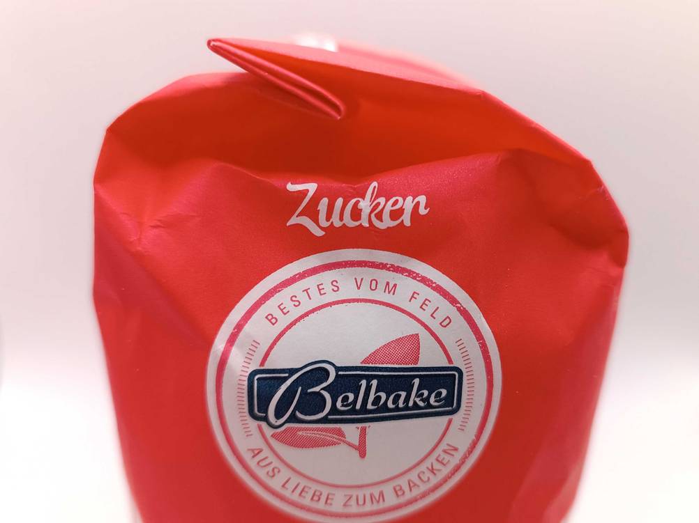 Zucker-Test: Nahaufnahme des Logos auf einer Packung Zucker.