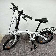 Das Bild zeigt das aufgebaute Bergsteiger-Windsor-Klapprad in voller Ansicht von der Seite. Lenker, Sattel und Gepäckträger sind vollständig montiert.