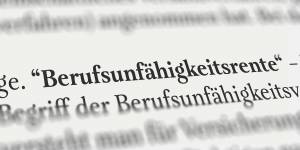 Berufsunfähigkeitsversicherung im Test: Aufnahme eines Lexikon-Eintrags zur Berufsunfähigkeitsrente.