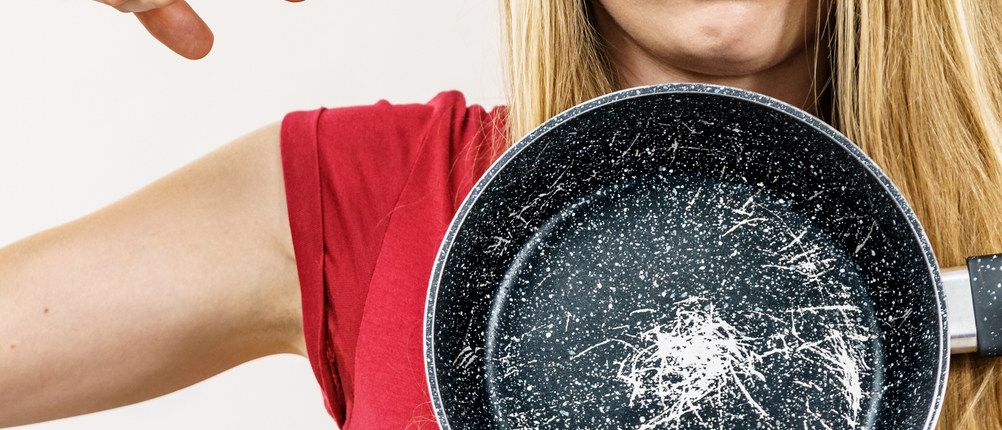 Beschichtete Pfanne im Test: Pfanne mit einer beschädigten Beschichtung