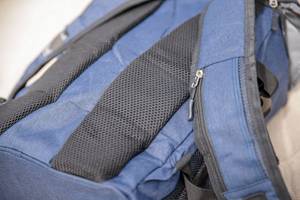 Test der Kühlrucksäcke: Rückseite eines Kühlrucksacks mit atmungsaktivem Rückenteil.