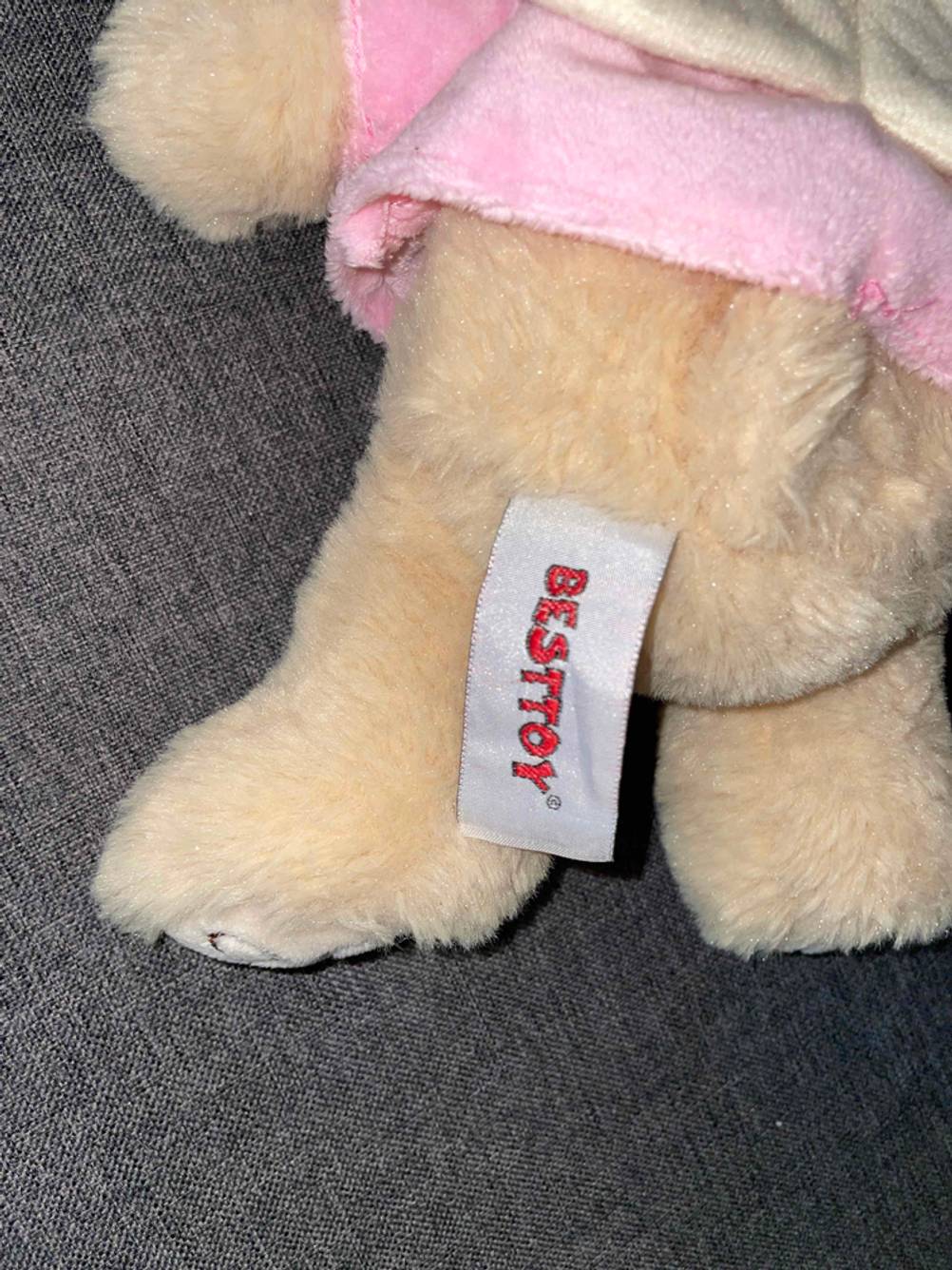 Kuscheltiere-Test: Detailansicht des Etiketts der Marke Besttoy.