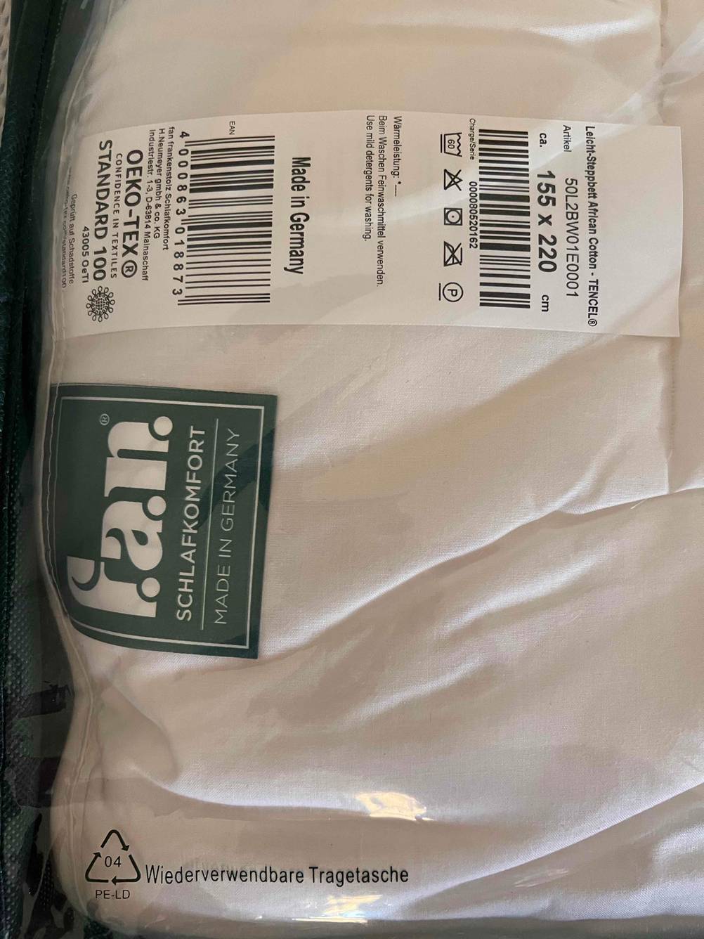 Bettdecke 155 x 220 getestet: Nahaufnahme des Labels auf der Originalverpackung.