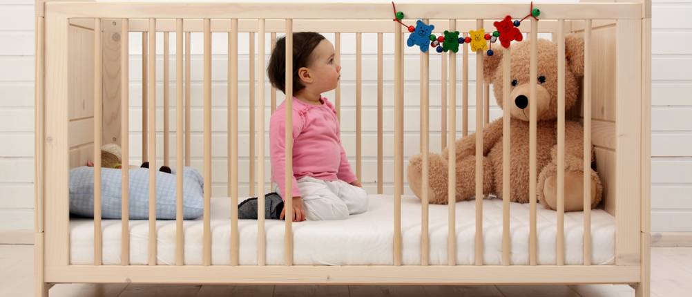 Bettgitter und Babyphone gehören ins Kinderzimmer