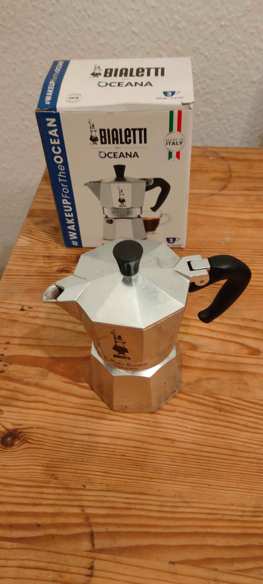 getestete Bialetti neben Verpackung