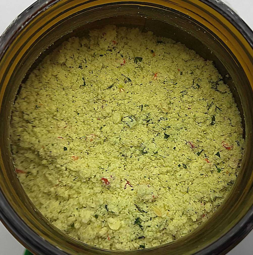 Nahaufnahme der Bio-Gemüsebrühe im Test von oben in der Verpackung.