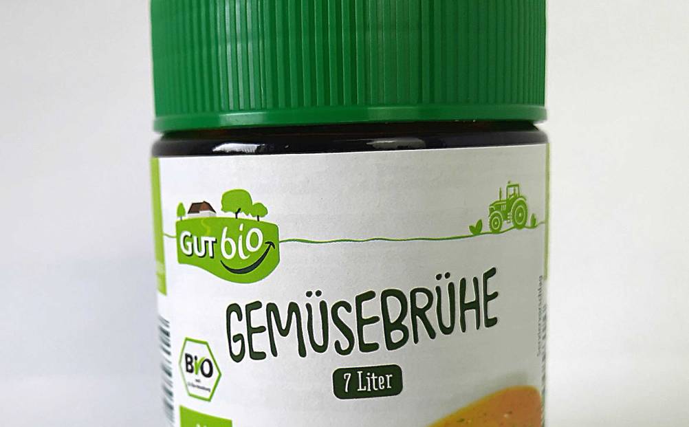 Bio-Gemüsebrühe-Test: Nahaufnahme des Logos und der Artikelbezeichnung.