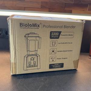 Biolomix-Hochleistungsmixer im Karton