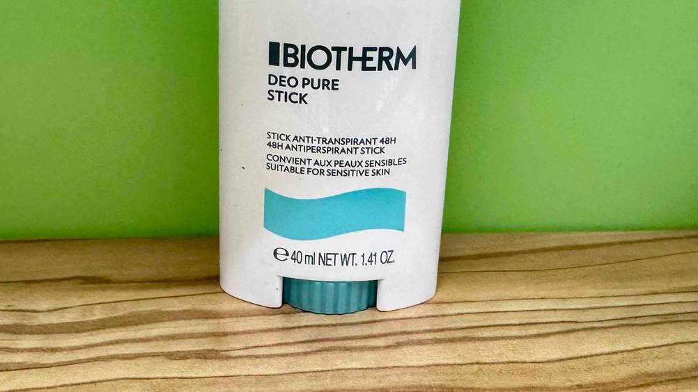 Biotherm-Deo getestet: Nahaufnahme der Verpackung mit Logo und Artikelbezeichnung.