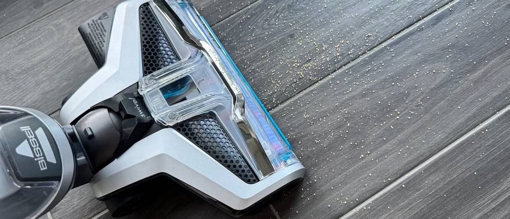 Der Bissell CrossWave C3 Pro saugt braunen Zucker auf