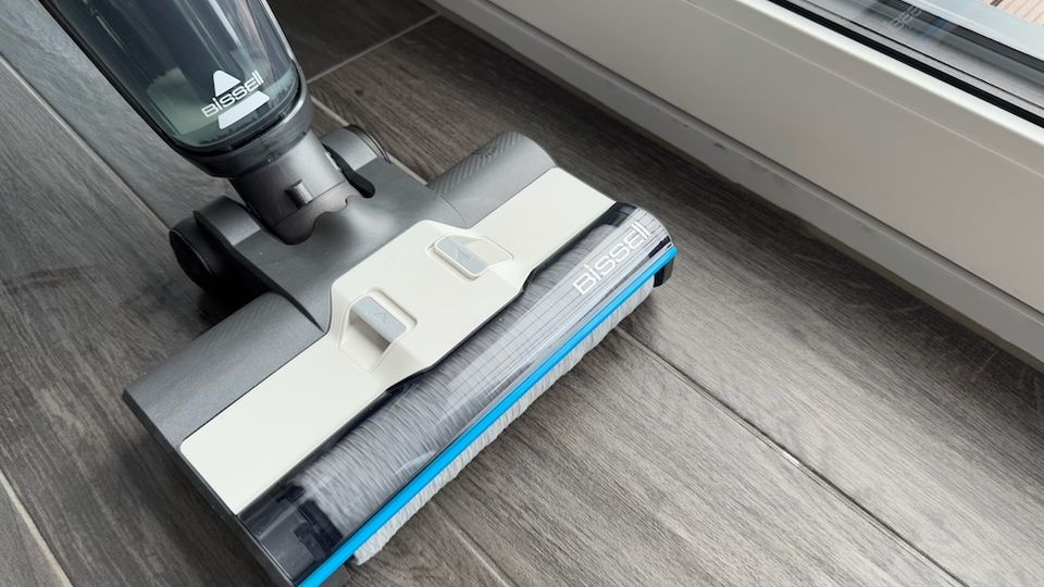 Bissell CrossWave HF3 wischt den Boden