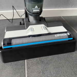 Die Selbstreinigungsfunktion läuft beim Bissell CrossWave HF3