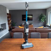 Bissell CrossWave HF3 auf dem Tisch