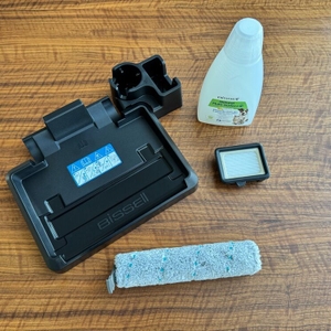 Das Zubehör des Bissell Crosswave Hydrosteam PET