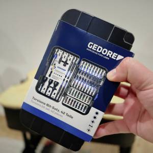 Zu sehen ist eine Nahaufnahme der Verpackung des Gedore-Bitsets.