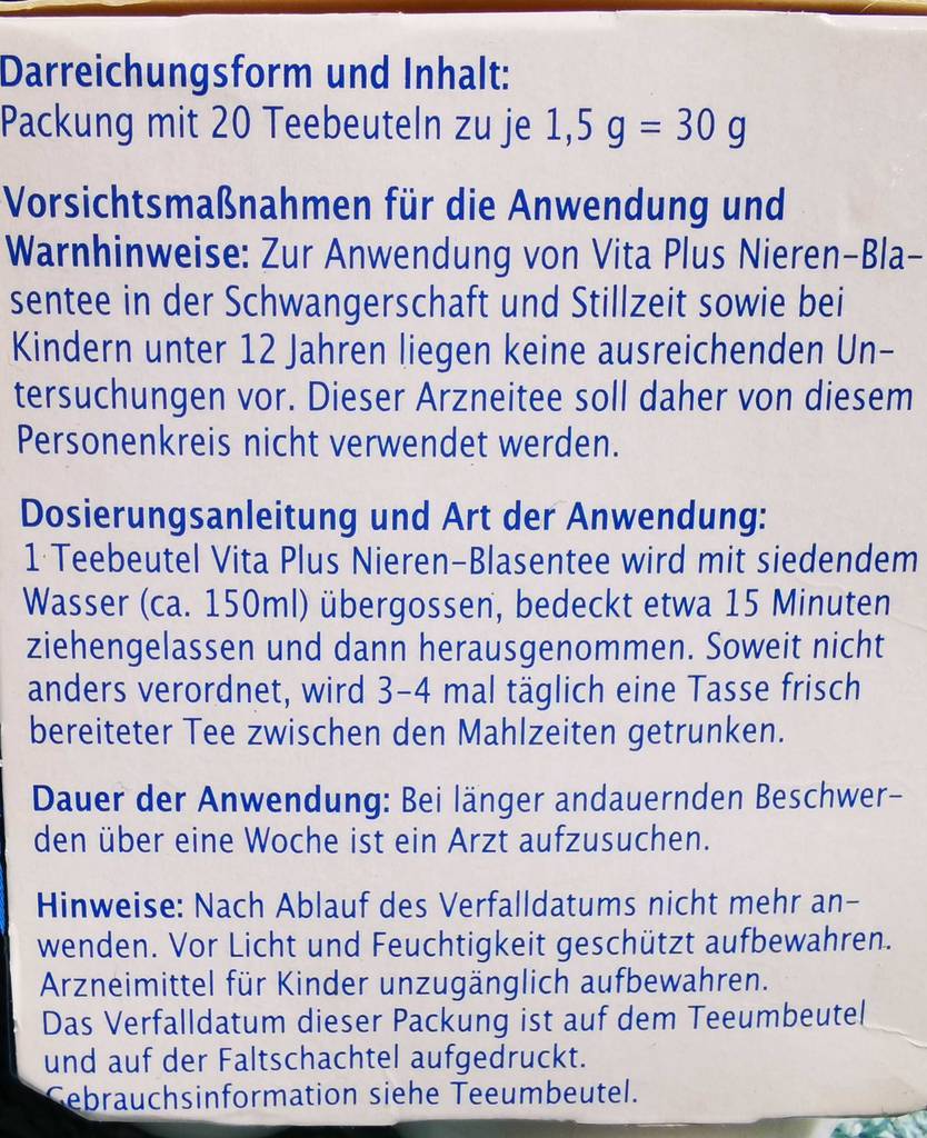 Im Test: Auf der Verpackung von Blasen-und-Nierentee steht die Dosierungsanleitung.