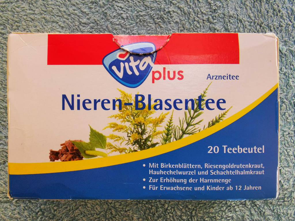 Im Test: Frontansicht einer Packung Blasen-und-Nierentee.