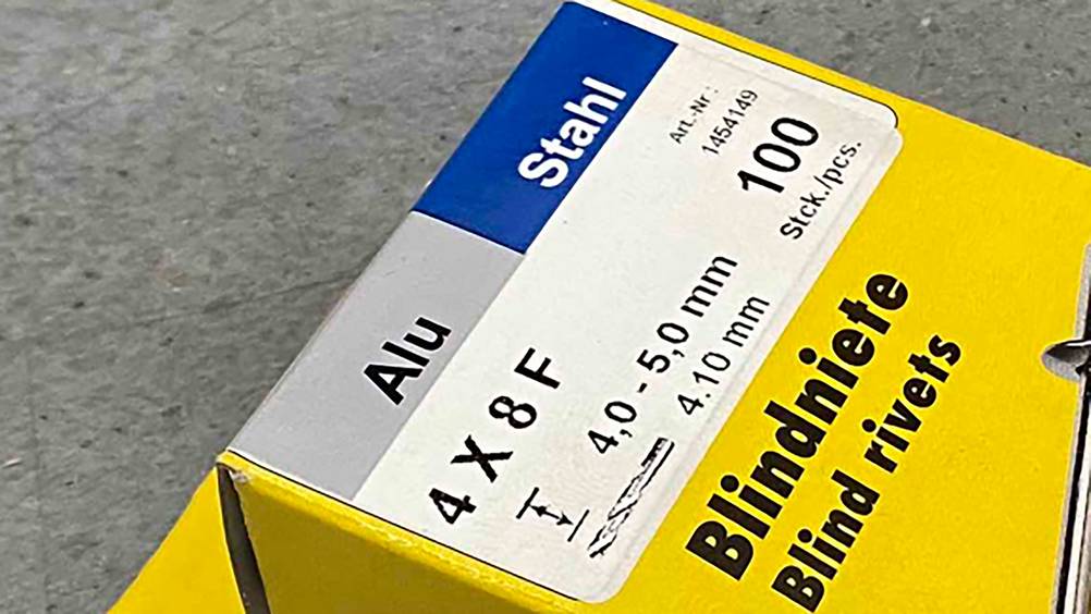 Blindnieten-Test: Nahaufnahme der Informationen auf der Originalverpackung.