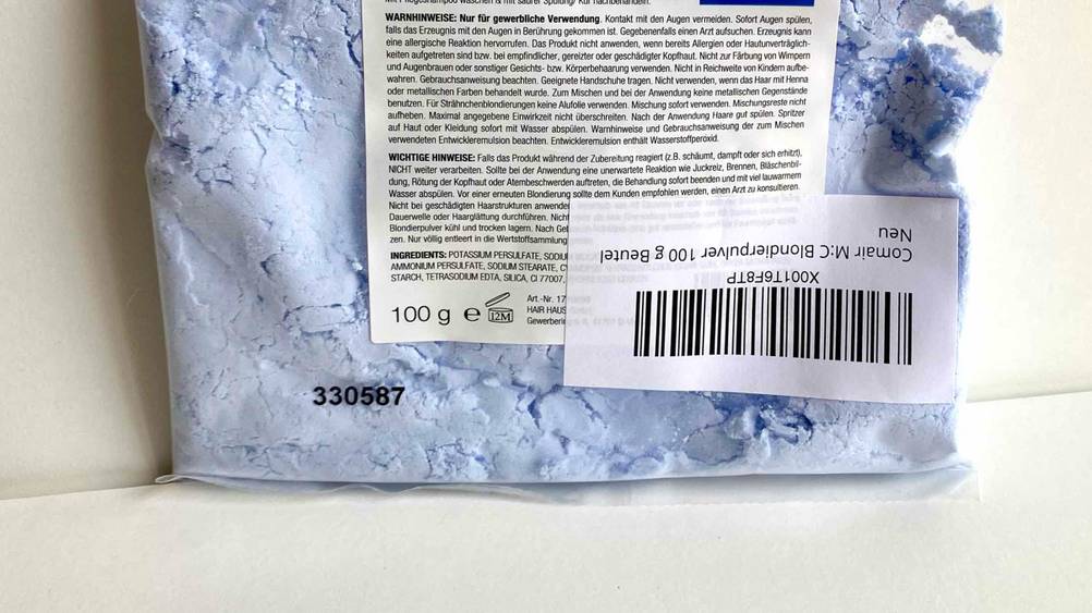 Blondierpulver getestet: Nahaufnahme der Packung mit Informationen und Barcode.