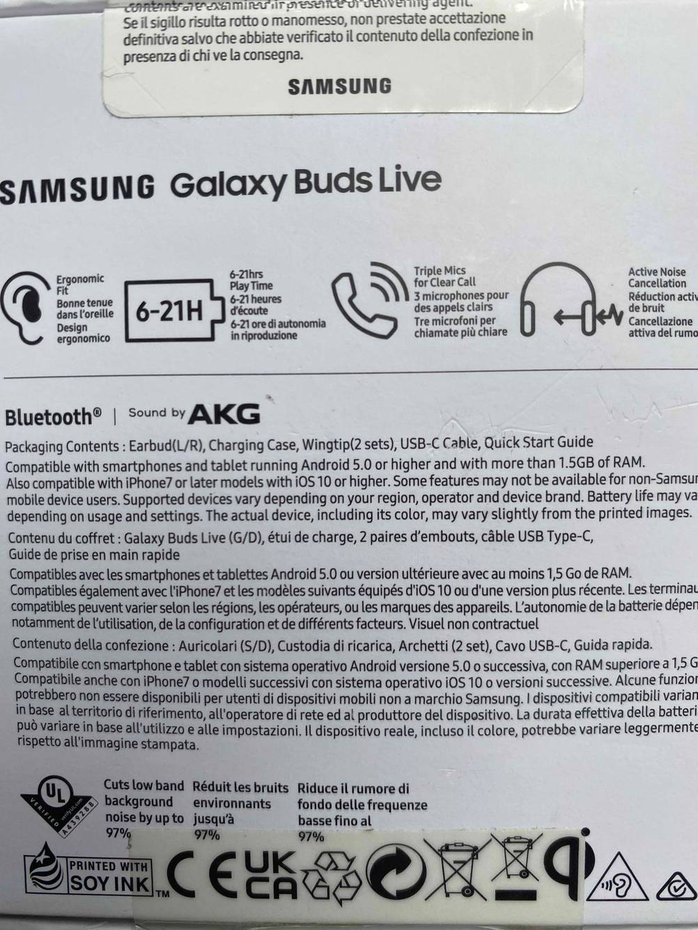 Bluetooth-Kopfhörer getestet: Rückseite der Kopfhörer mit Informationen.