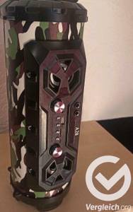 Ein Bluetooth-Lautsprecher mit Camouflage-Muster.