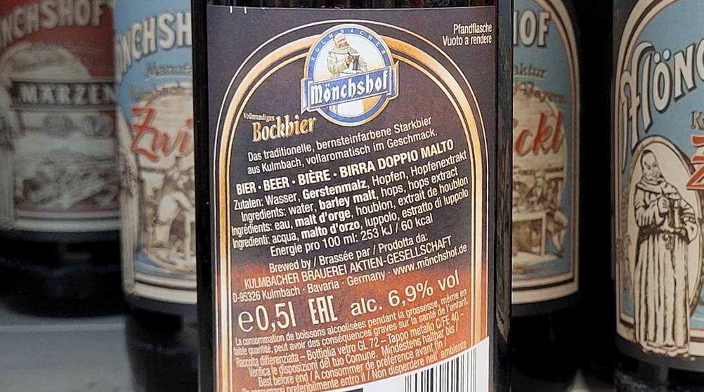 Bockbier-Test: Nahaufnahme des Labels auf der Rückseite der Flasche.