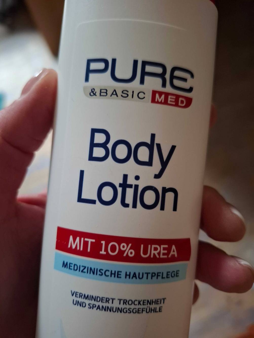 Bodylotion ohne Parfüm-Test: Nahaufnahme der Vorderseite der Verpackung mit Logo und Artikelbezeichnung.