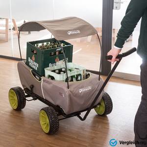Ein Bollerwagen mit Bierkästen wird getestet.