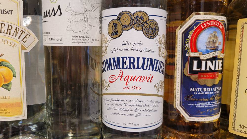 Aquavit-Test: Nahaufnahme des Labels einer Flasche mit Informationen.