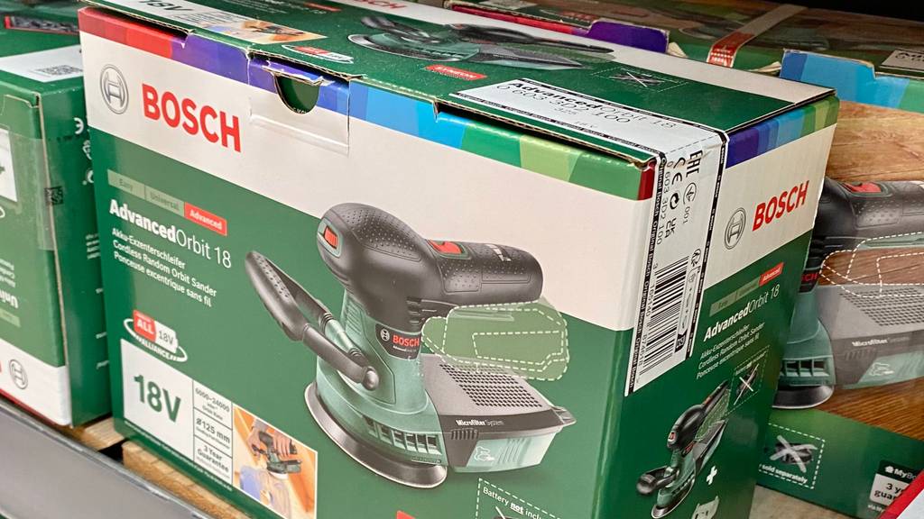 Akku-Exzenterschleifer im Test: Verpackung des Exzenterschleifers.