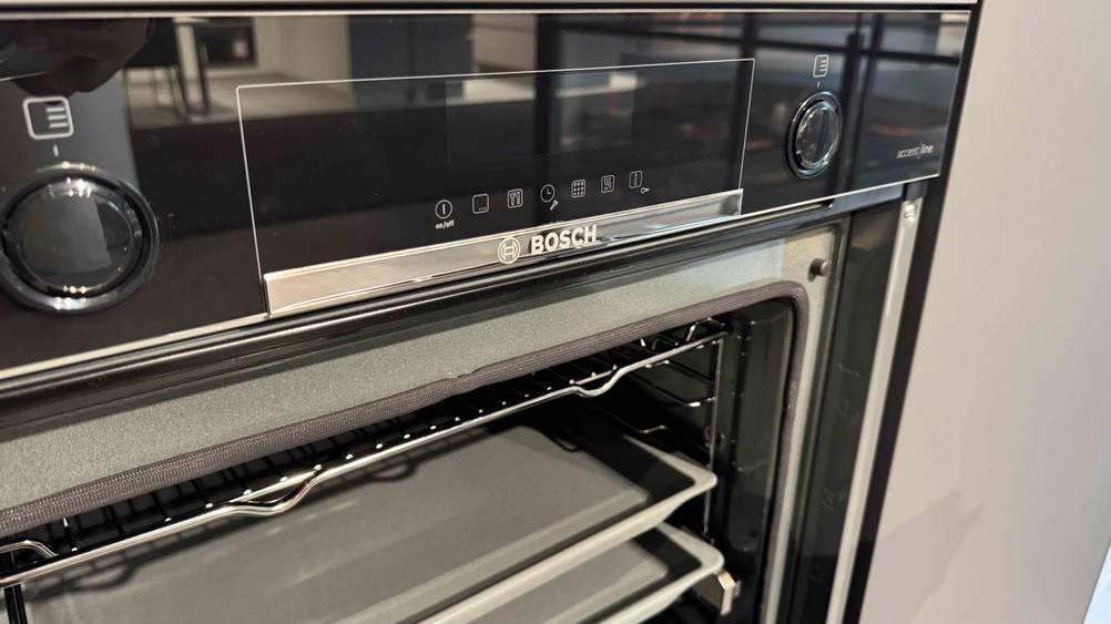 Bosch-Backofen getestet: Nahaufnahme der Bedienelemente.